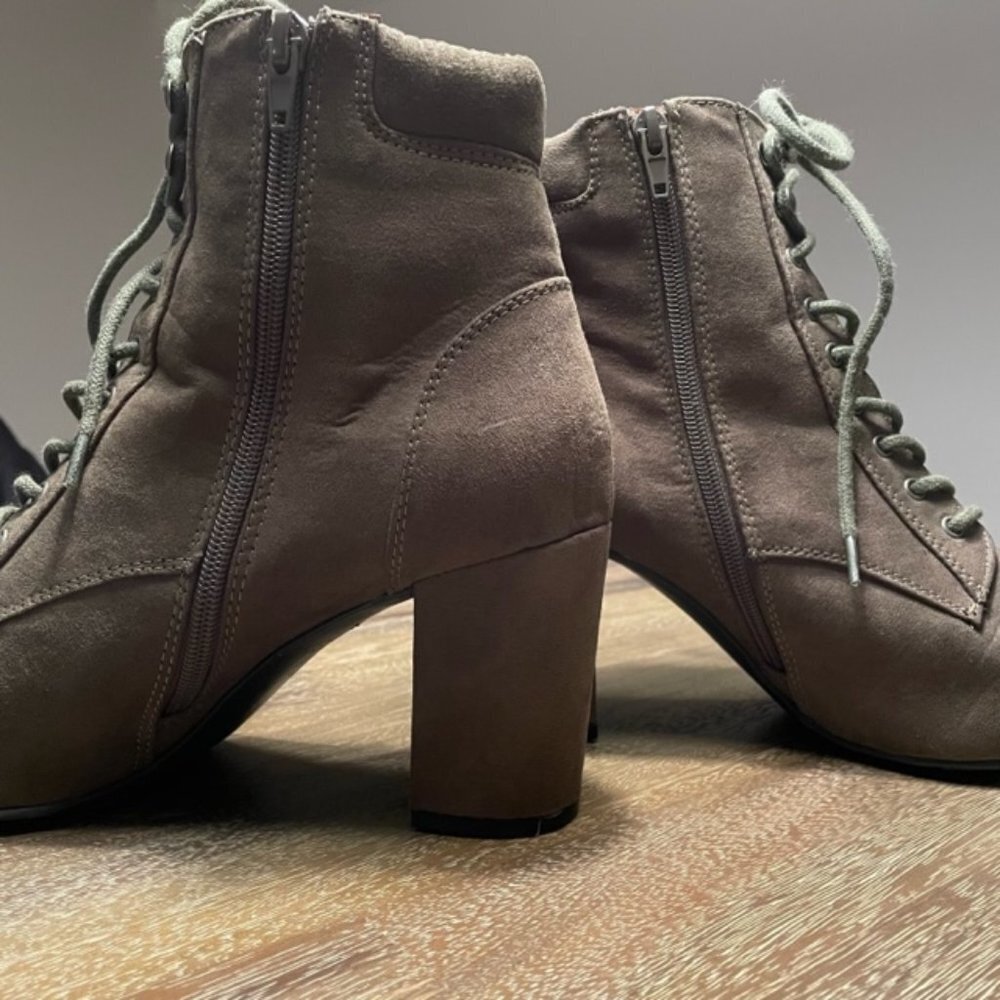 Madden Girl Justine Lace Up Boots Size 10 - Picture 3 of 12